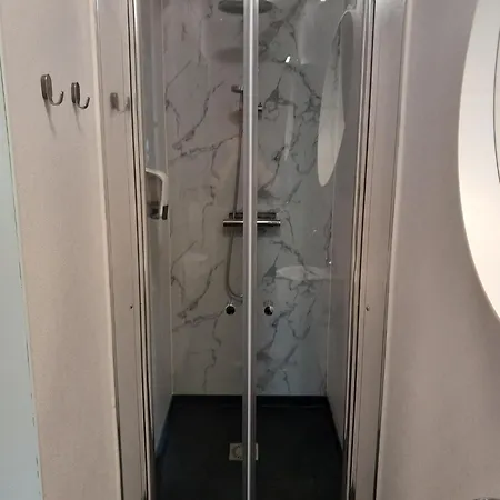 Panzió Meschermolen, Overnachten In De Schuur