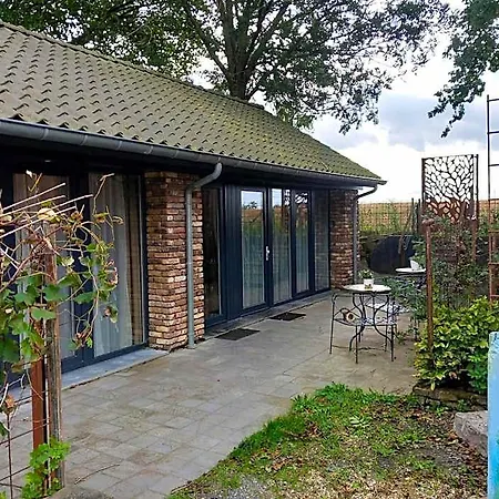 Meschermolen, Overnachten In De Schuur Bed & Breakfast