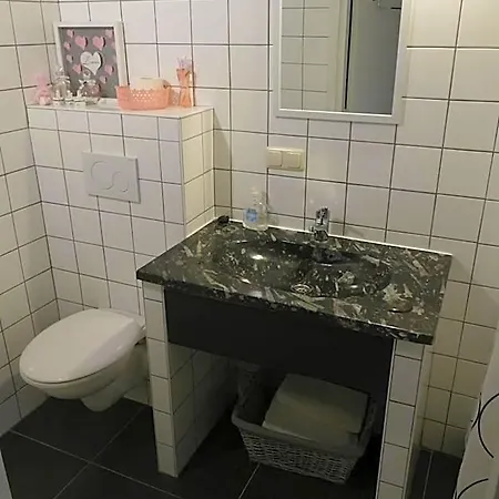 Meschermolen, Overnachten In De Schuur
